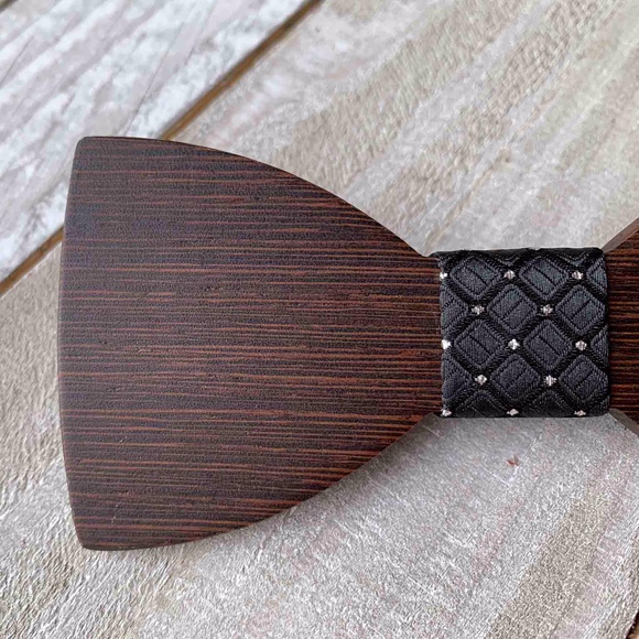 Men's Wooden Bow Tie - Picture 4 of 8